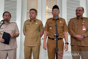 Gubernur Lampung menyambangi Gubernur DKI  bahas kerja sama antar daerah