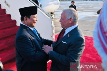 Politik, lawatan Presiden Prabowo Subianto ke Yordania hingga Bali batasi AMDK