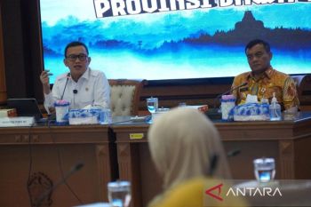 Menteri P2MI membahas pelatihan pekerja migran dengan Gubernur Jateng