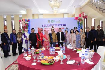 Wabup Bengkalis  terima gelar kehormatan marga Batak