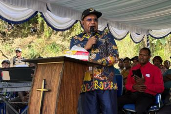 Bupati Elvis Tabuni komitmen mewujudkan kesejahteraan masyarakat Puncak