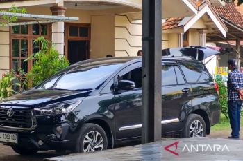 KPK bawa barang bukti elektronik dugaan korupsi "wasbang" di Situbondo
