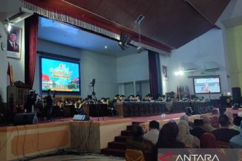 Unsri Palembang  wisuda 1.346 mahasiswa sebagian besar cumlaude