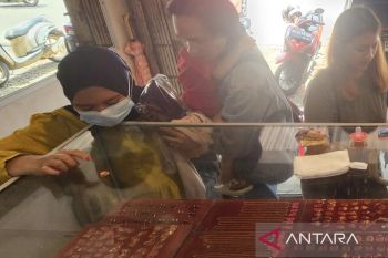Harga emas perhiasan di Palembang tembus Rp11 juta per suku
