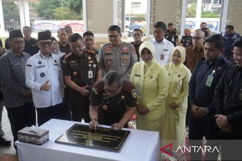 Kajati Sumsel jamin tidak ada kriminalisasi bagi penyelenggara pembangunan