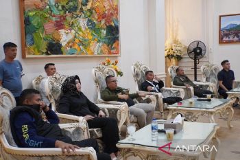 Pemkot Padang Panjang minta pemilik bongkar bangunan liar di bekas relokasi penampungan Pasar Pusat