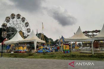 Kerabat Keraton Solo soroti penggunaan alun-alun untuk pasar malam