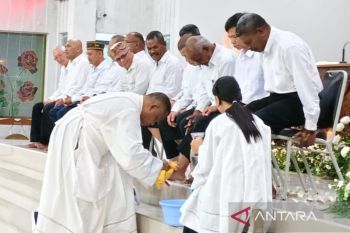 R.D. Gonzales Kun: Pembasuhan kaki simbol melayani dan pengampunan