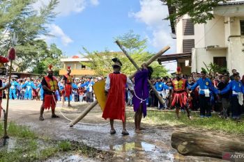 Tujuh paroki umat Katolik di Batam gelar ibadat Jalan Salib rangkaian Pra-Paskah