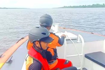 Pencarian penumpang jatuh ke laut muara Sampit belum membuahkan hasil