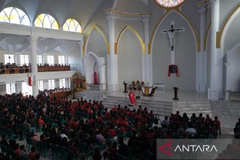 Ribuan umat Kristiani Jumat Agung di Kendari