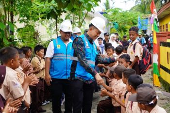 Energi bersih PLN hadir terangi Pulau Satangnga Takalar