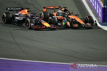 Pembalap Red Bull Max Verstappen tetap bersyukur meski terkena penalti 5 detik