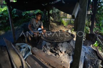 Pengolahan kacang rendang Pasaman