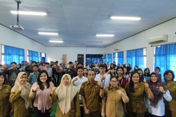 Diskominfo Palangka Raya edukasi siswa untuk cerdas bermedia sosial