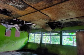 Ruang kelas rusak, Proses belajar di SDN 4 Jurit Baru Lombok Timur terganggu