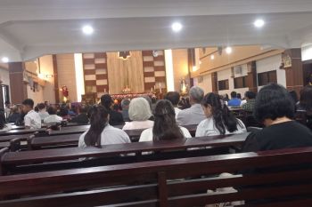 Gereja Katolik Lebak gelar misa doakan mendiang Paus Fransiskus