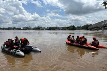 Tim SAR masih mencari warga tenggelam di Muara Teweh