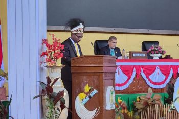 DPRK Mimika menetapkan alat kelengkapan dewan dan pimpinan komisi