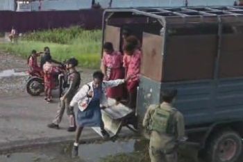 Personel Satgas Damai Cartenz gelar patroli dialogis di Kenyam-Nduga