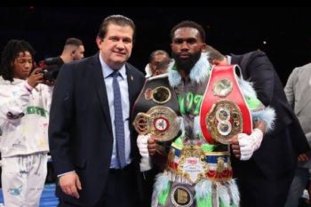 Jaron Ennisse jadi juara welter super WBA