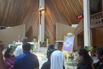 Umat Katolik Bandarlampung laksanakan Misa Requiem Paus Fransiskus