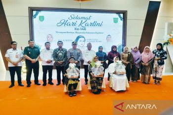 Wabup harapkan perempuan Sukamara terus berkarya dengan semangat Kartini