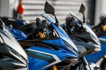 Yamaha R25 2025 makin identik dengan Spirit R World Series