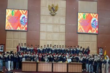 Mahasiswa Fisipol UMPR kuliah lapangan ke DPRD Palangka Raya belajar legislasi