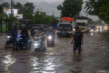 Banjir akibat hujan lebat genangi Palu