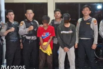 Polisi tangkap dua remaja bawa celurit yang diduga hendak tawuran