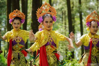 Pentas seni peringatan Hari Tari Internasional