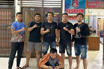 Polres Agam tangkap guru honorer curi telpon genggam di toko