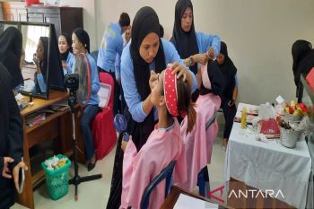30 penyandang disabilitas ikuti pelatihan tata kecantikan di Sultra