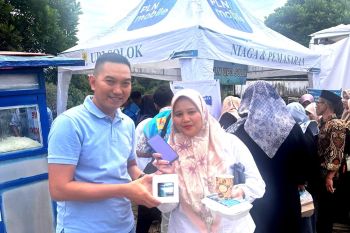 Solok Maimbau", PLN Kayu Aro meriahkan dengan bagikan paket makanan gratis dan promosikan PLN Mobile
