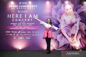 Penyanyi Rossa dokumentasikan jejak karir dalam pameran imersif teknologi tertinggi berjudul "Here I am"