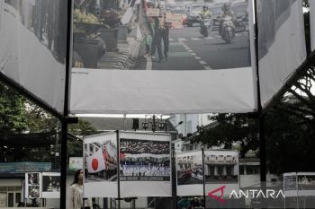 Pameran foto KAA dan Palestina di Bandung