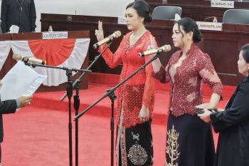 Nisha dan Kabik isi kekosongan kursi DPRD Murung Raya