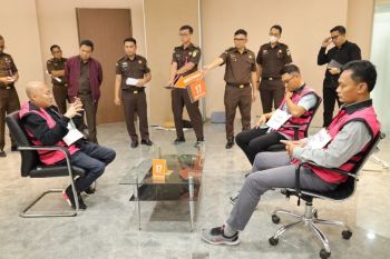 Kejagung menggelar rekonstruksi kasus suap "ontslag"-perintangan perkara