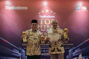 Pemko Padang raih tiga penghargaan sekaligus di ajang Top BUMD Awards 2025