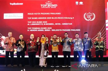 Kota Padang Panjang, PDAM dan RSUD Raih Top BUMD Award 2025