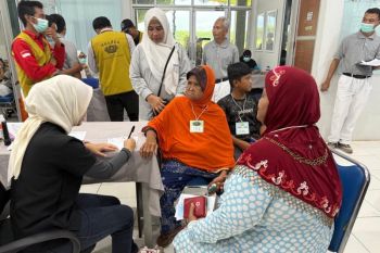 PT OKI Pulp &amp; Paper Mills dan mitra gandeng Tzu Chi Sinar Mas gelar bakti sosial kesehatan