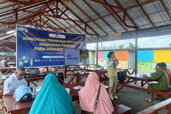 BPOM Mimika lakukan penyuluhan keamanan pangan di komunitas pasar