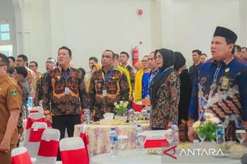 Wakil Wali Kota Padangsidimpuan  Ikuti Muskomwil I APEKSI 2025 di Bukittinggi