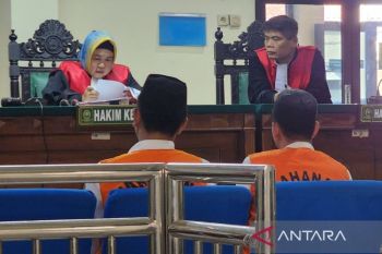 Polisi penyelenggara sabung ayam  di Semarang dihukum 1,5 tahun.penjara