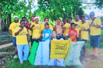 Warga Biak Numfor edukasi daur ulang sampah agar bernilai ekonomis