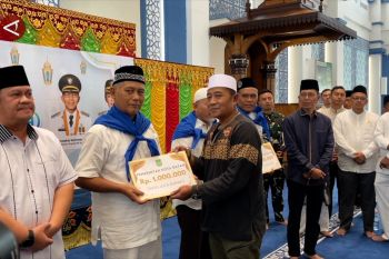 Pemko Batam hibahkan Rp1 Miliar transportasi 745 jamaah calon haji