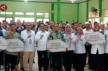 Pemkot Pontianak salurkan bantuan tunai Rp1,83 miliar di momen Lebaran