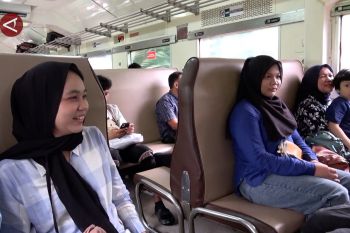 Berwisata naik kereta api jadi favorit warga Sumbar saat libur lebaran