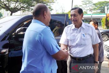 Soal mutasi Letjen Kunto, Luhut bantah Prabowo telah tegur Panglima TNI